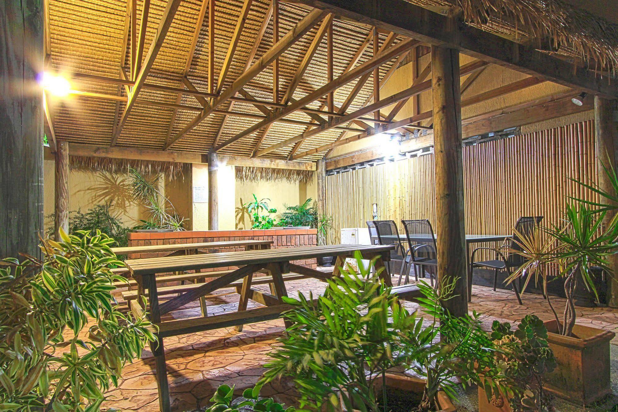 Capricorn One Beachside Holiday Apartments - Official Gold Coast Exterior foto
