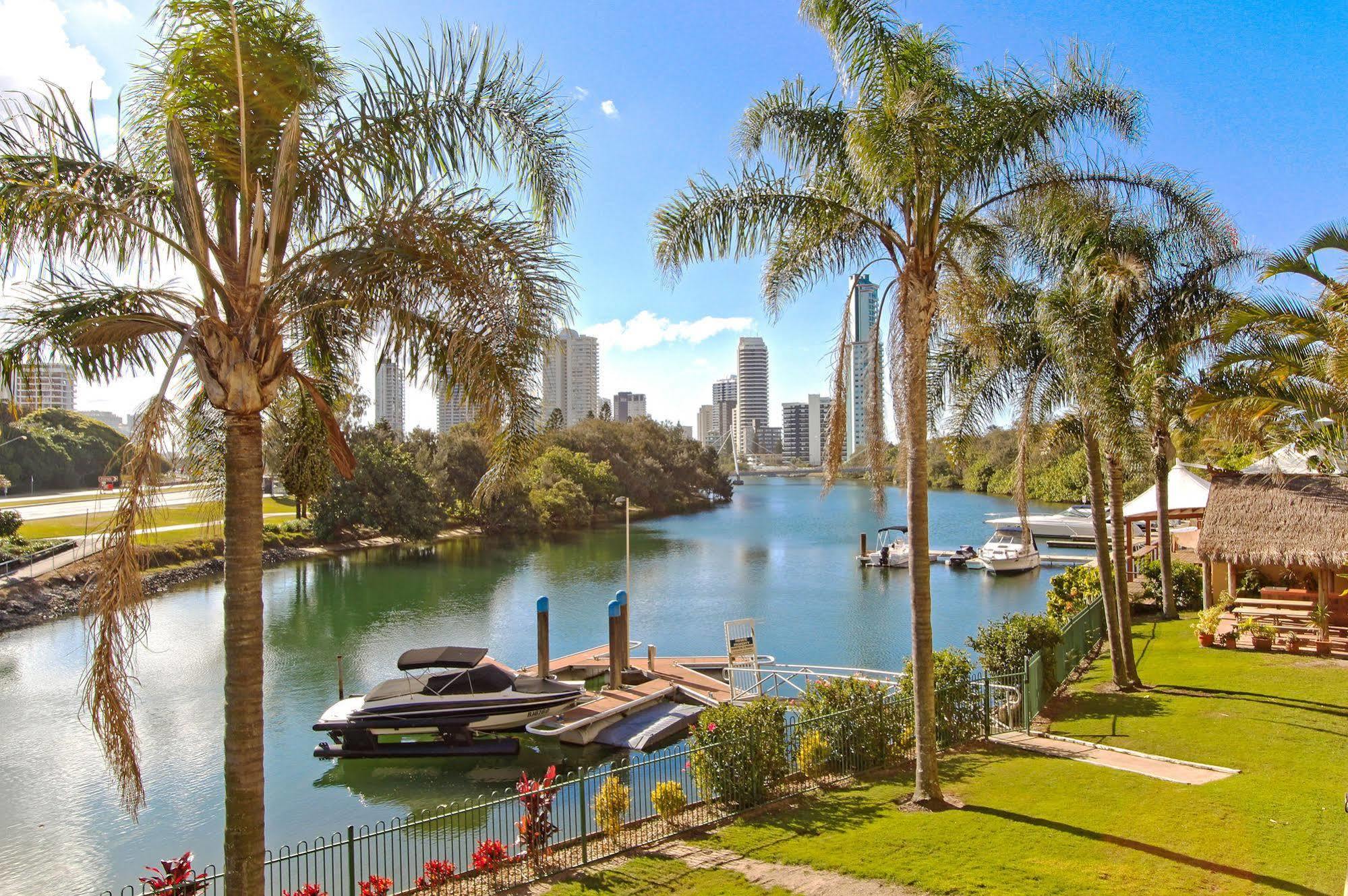 Capricorn One Beachside Holiday Apartments - Official Gold Coast Exterior foto